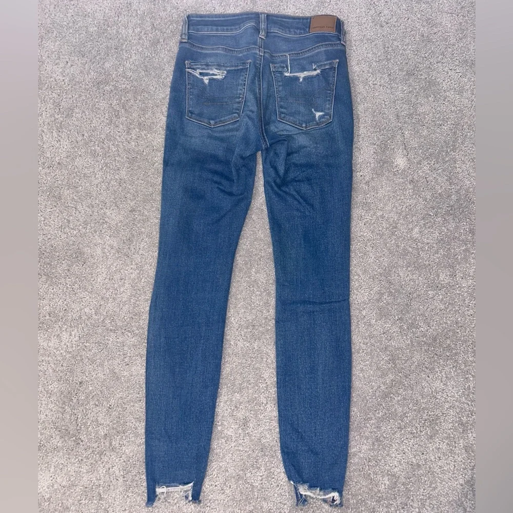 American Eagle Outfitters Women's Dark Blue Ripped Skinny Jeans - Picture 2 of 3